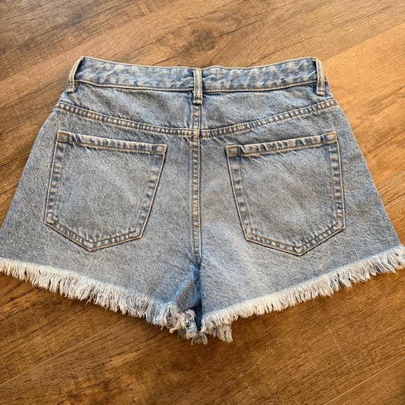 PacSun Women’s 26 High Rise Festival Light Blue Frayed Hem Jean Shorts Classic - Picture 4 of 10